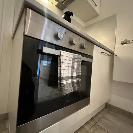 Apartment Le 6 - Joli Petit Studio, Centre - Stationnement Gratuit